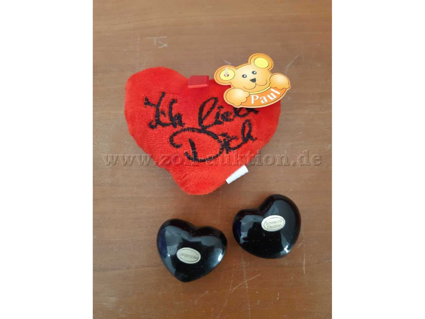 2 Stück Schwarzer Obsidan in Herz Form
1 Herz Plüsch Rot „Ich Liebe Dich“