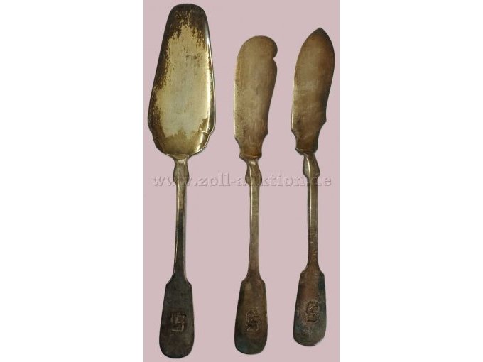 Tortenheber und Buttermesser von oben