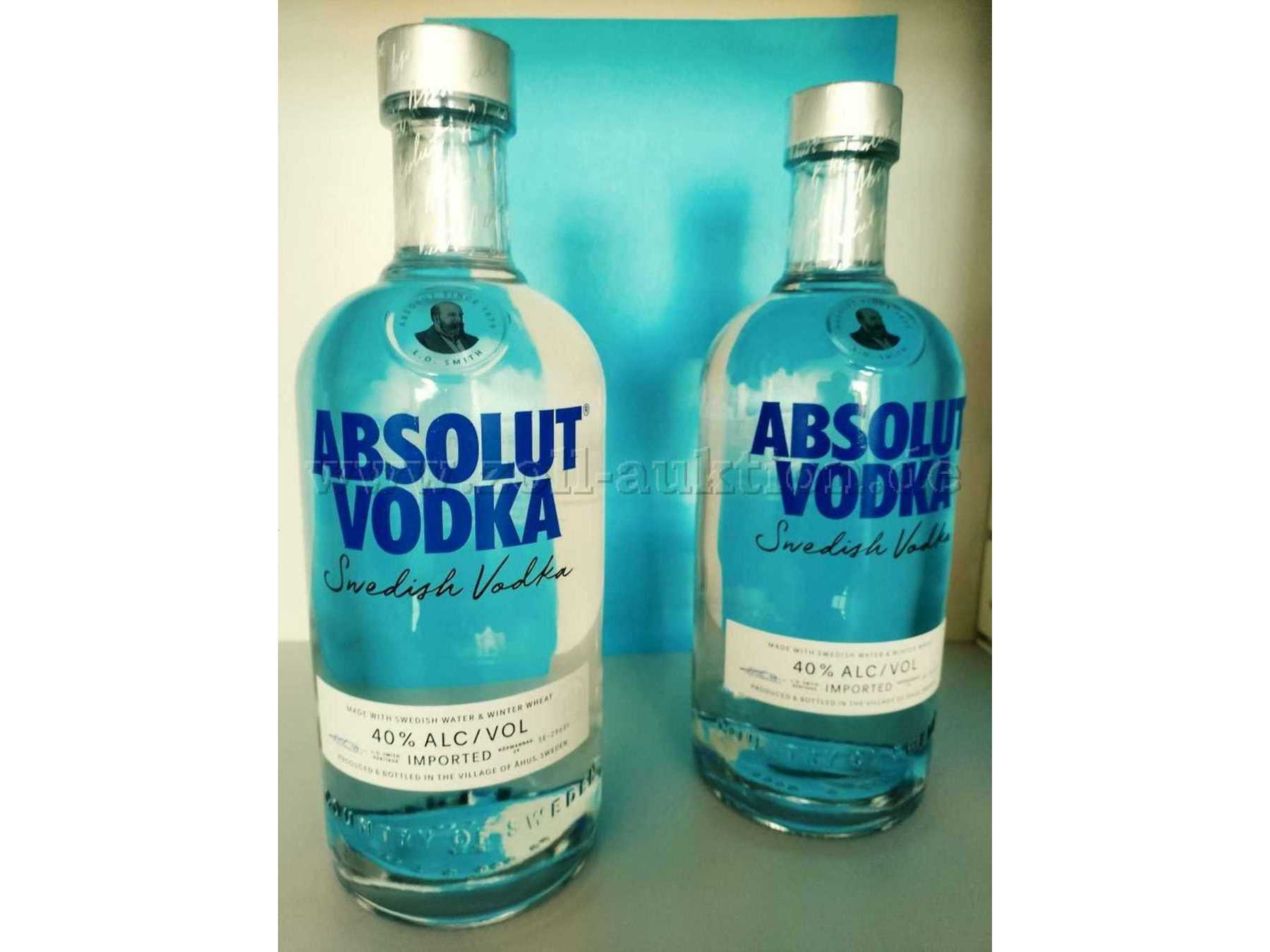 2 Falschen Schwedischer Wodka
je 0,7 Liter