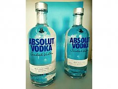 2 Falschen Schwedischer Wodka
je 0,7 Liter