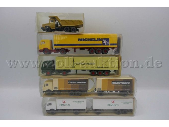 Detailansicht Modelle Teil 4 von rechts