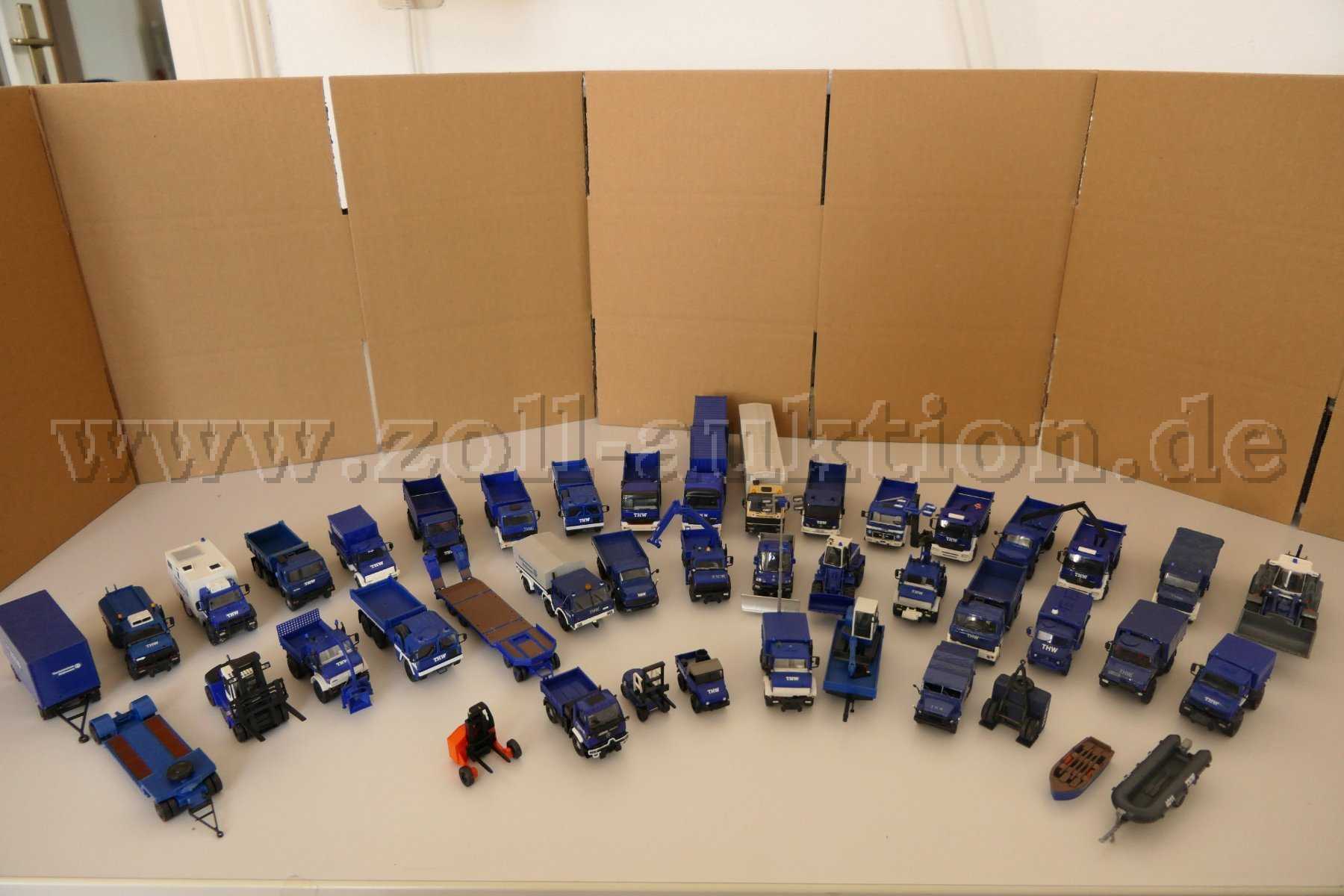 Lot of 40 different THW emergency vehicle models, 1:87