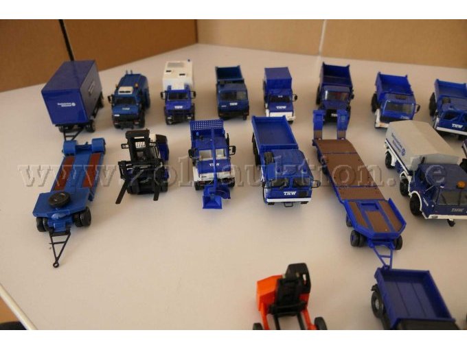 1 set van 40 verschillende modellen van THW-hulpvoertuigen, schaal 1:87 – foto 7 – kavel bij Zoll-Auktion, Halle (Saale)