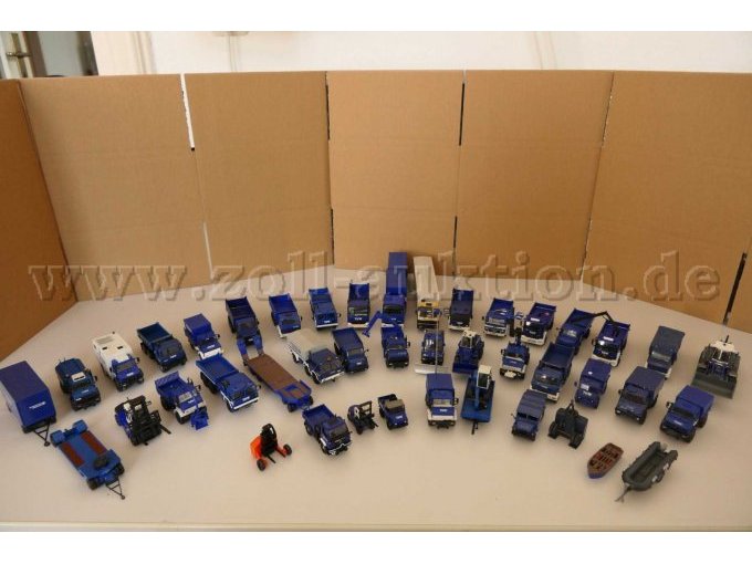 1 Konvolut aus 40 verschiedenen THW Einsatzfahrzeug Modellen, 1:87 – kavel bij Zoll-Auktion, Halle (Saale)