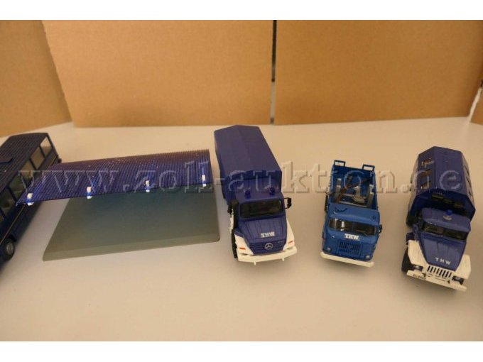 1 set bestaande uit 49 verschillende THW-voertuigmodellen met toebehoren, schaal 1:87 – foto 6 – kavel bij Zoll-Auktion, Halle (Saale)
