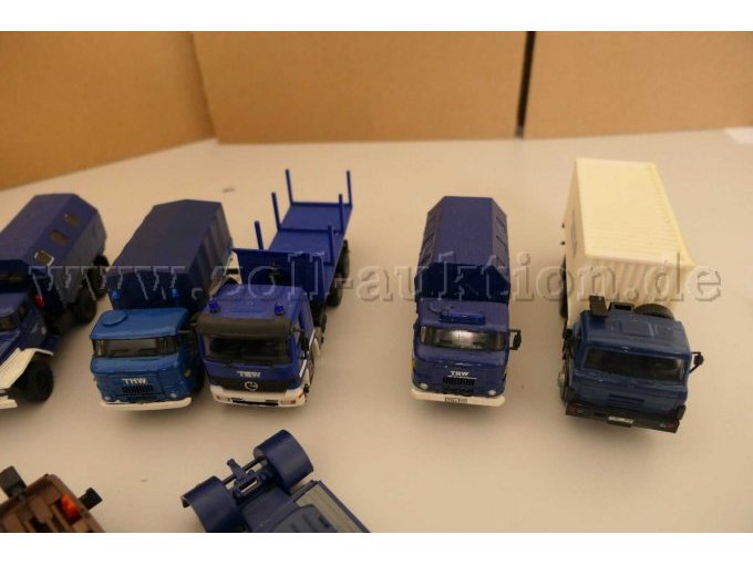 1 set bestaande uit 49 verschillende THW-voertuigmodellen met toebehoren, schaal 1:87 – foto 5 – kavel bij Zoll-Auktion, Halle (Saale)