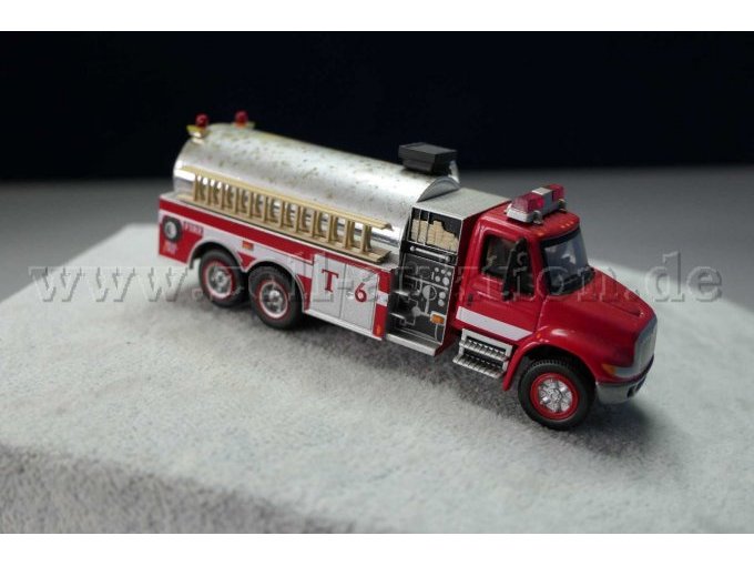 Feuerwehrfahrzeug T6 Tank/ Pump Ansicht von der Seite