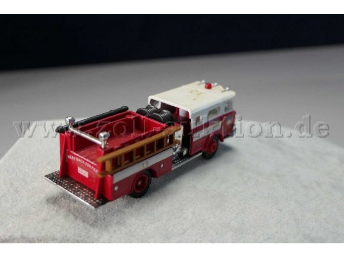 1974 Mack Fire Truck Ansicht von hinten