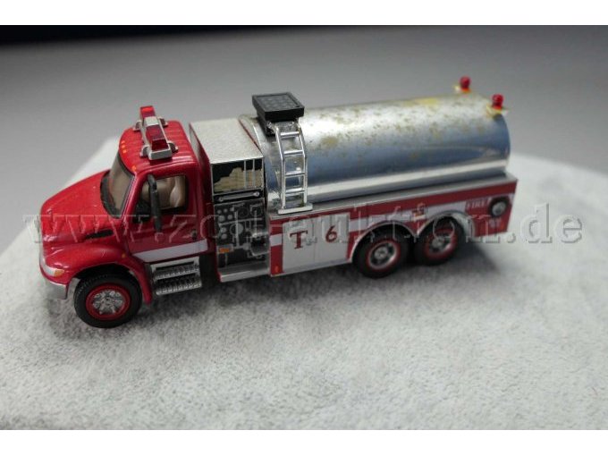 Feuerwehrfahrzeug T6 Tank/ Pump Ansicht von der Seite