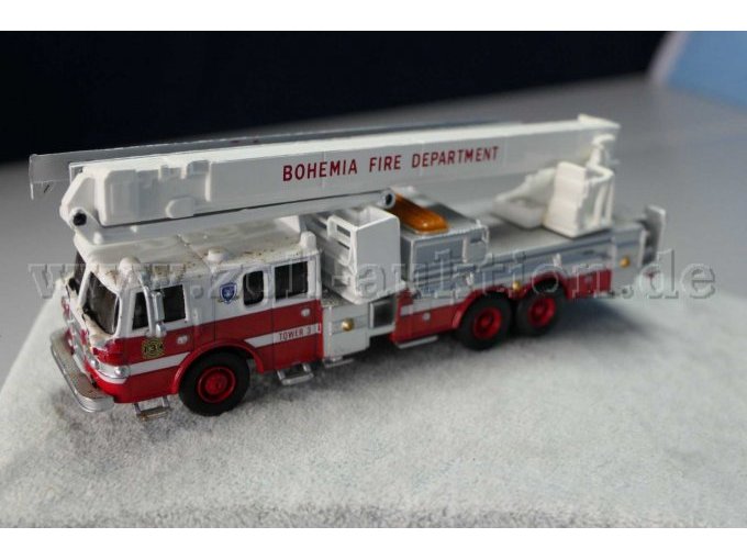 Feuerwehrfahrzeug - Bohemia Fire Department Ansicht von der Seite