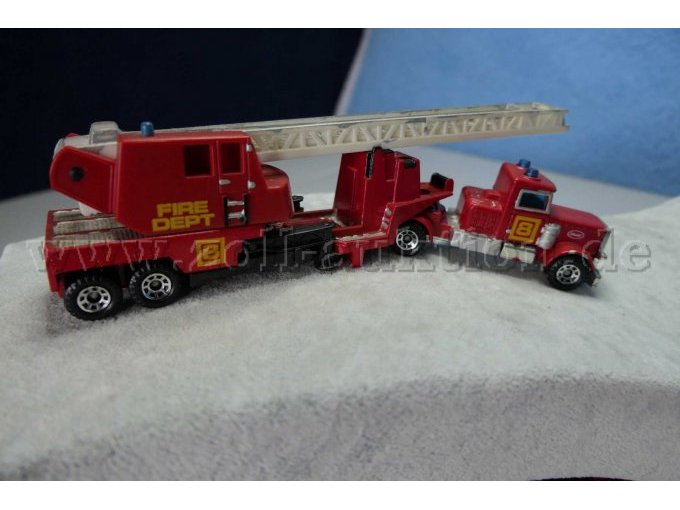 Feuerwehrfahrzeug Fire Dept (Sattelzug) Ansicht von der Seite