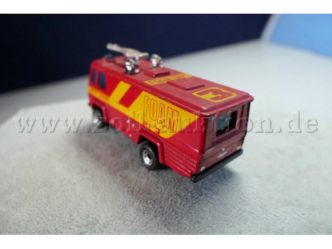 Feuerwehr - Command Vehicle Foam Unit Ansicht von der Seite