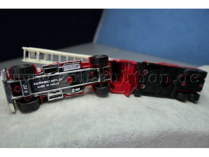 Feuerwehrfahrzeug Fire Dept (Sattelzug) Ansicht von unten