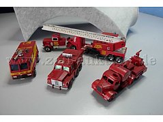 Konvolut aus 4 Modellautos Gesamtansicht