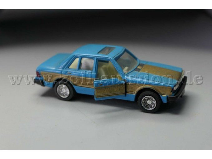 Nissan Bluebird Turbo CF 302 Ansicht von der Seite