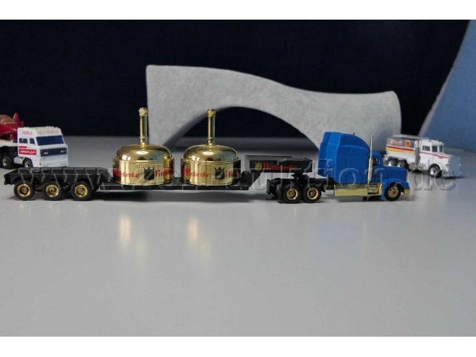 Highspeed Sattelzug mit Sudkessel Wittekerke Ansicht von der Seite