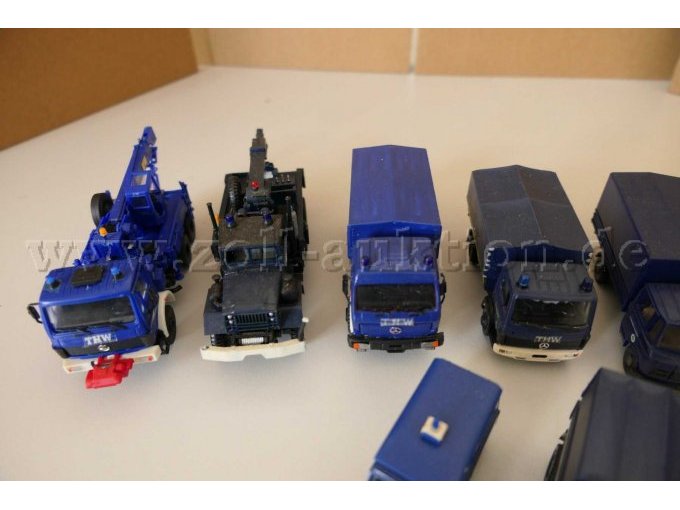 1 set van 50 verschillende modellen van THW-hulpvoertuigen, schaal 1:87 – foto 2 – kavel bij Zoll-Auktion, Halle (Saale)