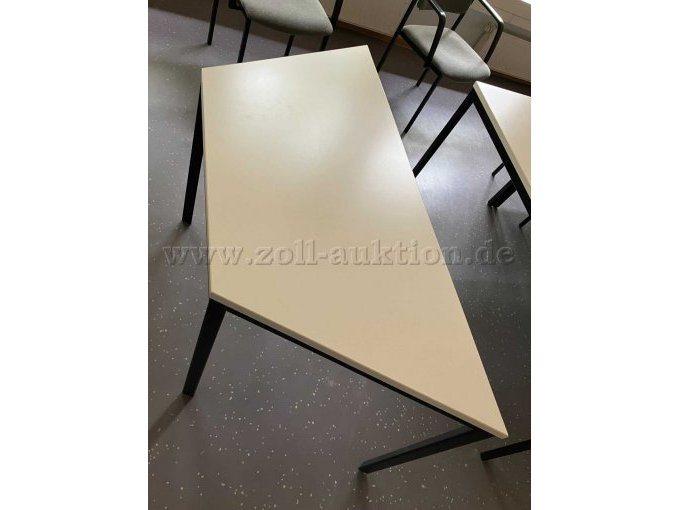 1 set bestaande uit 5 bureaus en 12 stoelen – foto 5 – kavel bij Zoll-Auktion, Münster