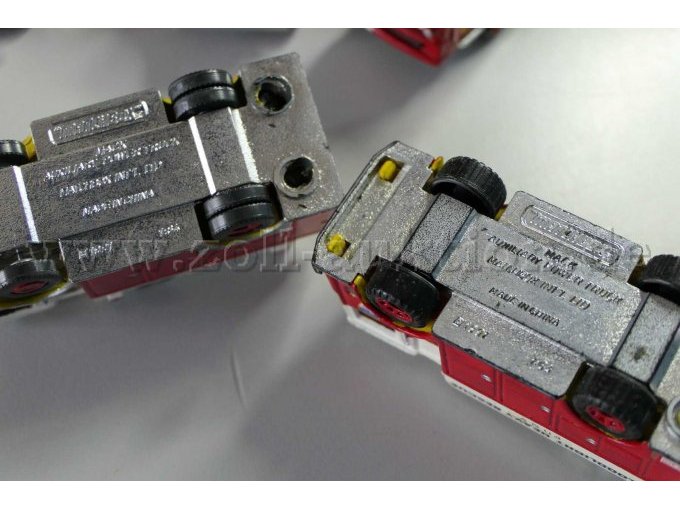 2 Matchbox Mack Fire Truck (Eigenkreation) Ansicht von unten