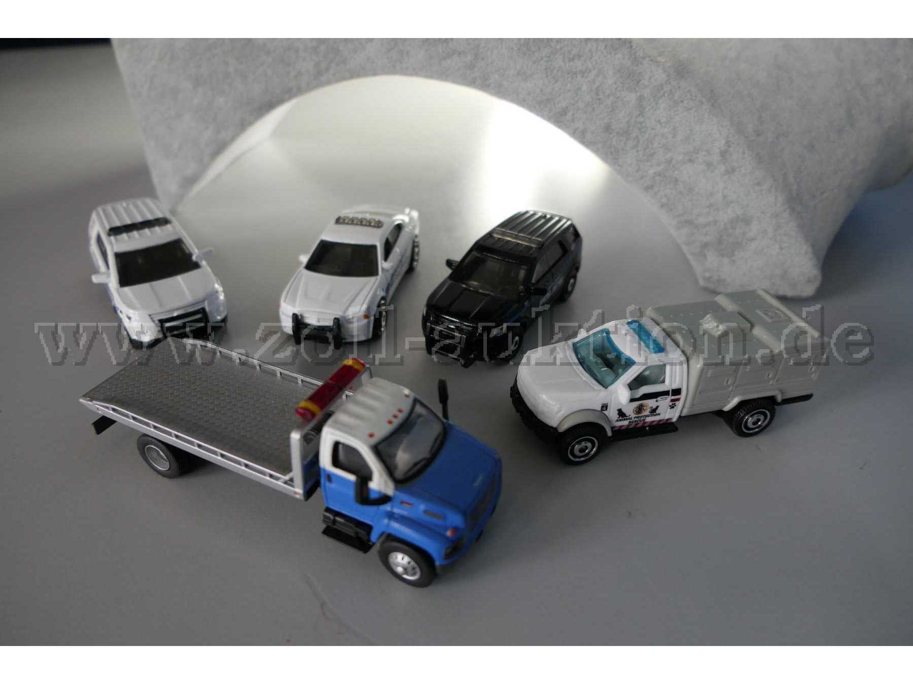 Konvolut aus 5 Us-Fahrzeugmodellautos Gesamtansicht