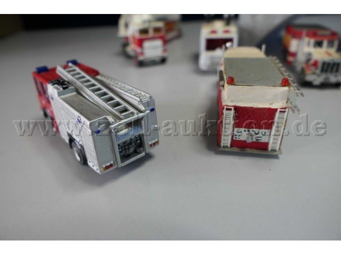 Feuerwehr Dennis Sabre und Kenworth Fire Truck (Eigenbau)