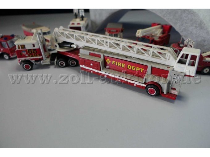 Feuerwehr Leiterwagen, Fire Dept Ansicht von der Seite