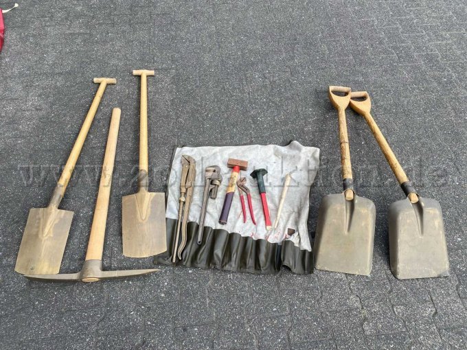Übersicht komplette angebotene Ausrüstung von Hinten