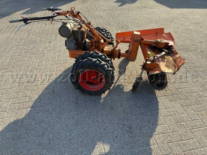 Mäher 2 rechte Seite