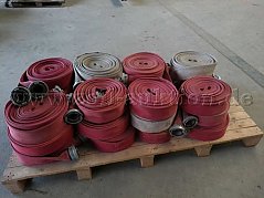 Frontansicht 1 Palette mit 24 B-Schläuchen a 20 m