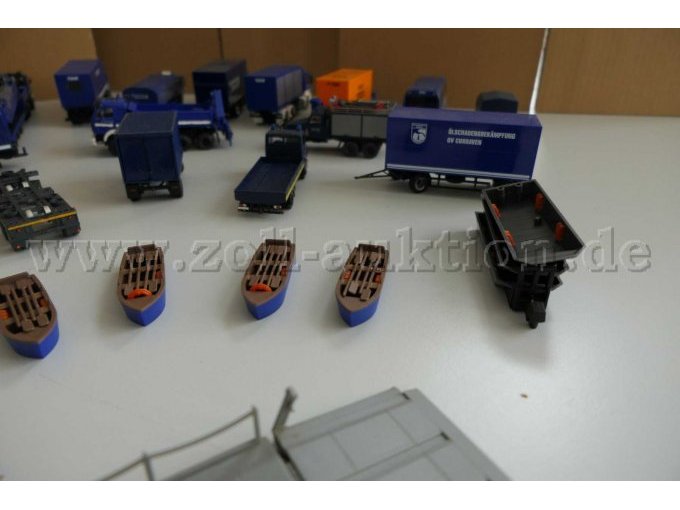 1 Konvolut mit 26 THW-Fahrzeug Modellen, 1:87 – foto 6 – kavel bij Zoll-Auktion, Halle (Saale)