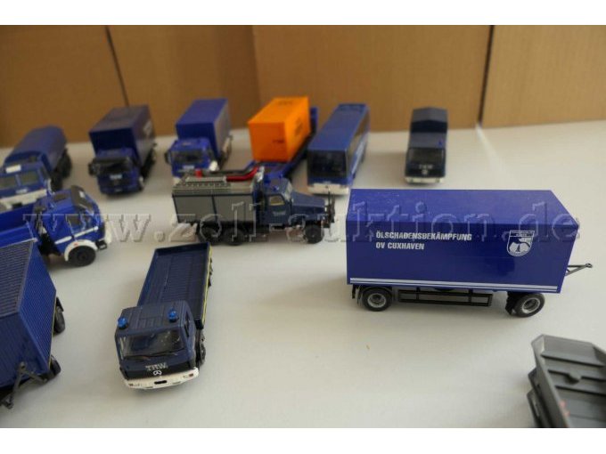 1 Konvolut mit 26 THW-Fahrzeug Modellen, 1:87 – foto 10 – kavel bij Zoll-Auktion, Halle (Saale)