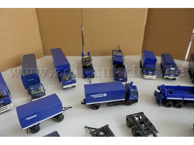 1 Konvolut mit 26 THW-Fahrzeug Modellen, 1:87 – foto 4 – kavel bij Zoll-Auktion, Halle (Saale)