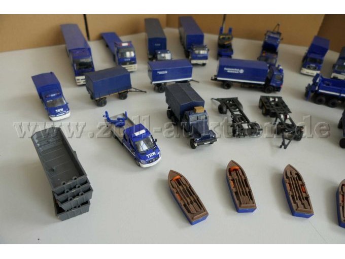 1 Konvolut mit 26 THW-Fahrzeug Modellen, 1:87 – foto 15 – kavel bij Zoll-Auktion, Halle (Saale)