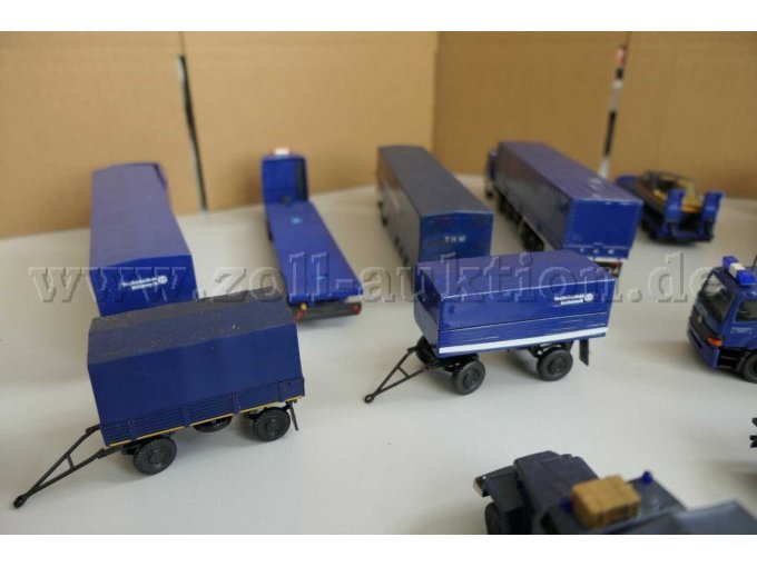 1 Konvolut mit 26 THW-Fahrzeug Modellen, 1:87 – foto 5 – kavel bij Zoll-Auktion, Halle (Saale)
