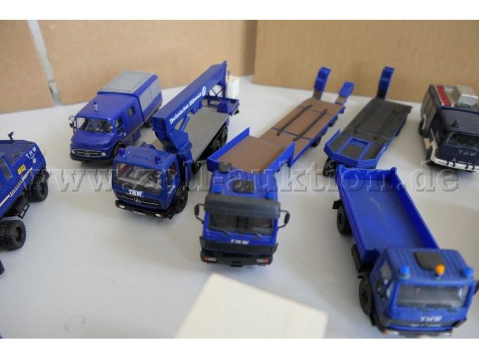 1 Konvolut mit 31 THW-Fahrzeug Modellen, 1:87 – foto 3 – kavel bij Zoll-Auktion, Halle (Saale)
