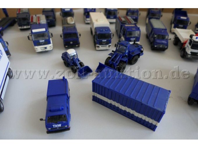 1 Konvolut mit 31 THW-Fahrzeug Modellen, 1:87 – foto 8 – kavel bij Zoll-Auktion, Halle (Saale)