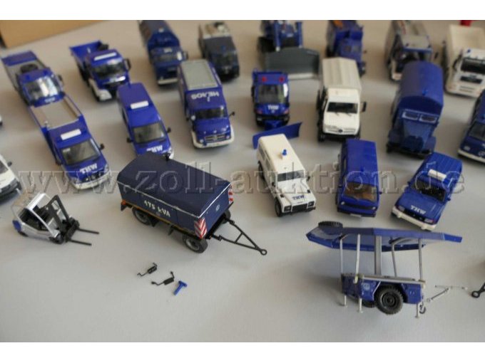 1 Konvolut mit 31 THW-Fahrzeug Modellen, 1:87 – foto 6 – kavel bij Zoll-Auktion, Halle (Saale)