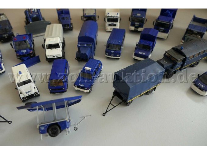 1 Konvolut mit 31 THW-Fahrzeug Modellen, 1:87 – foto 7 – kavel bij Zoll-Auktion, Halle (Saale)