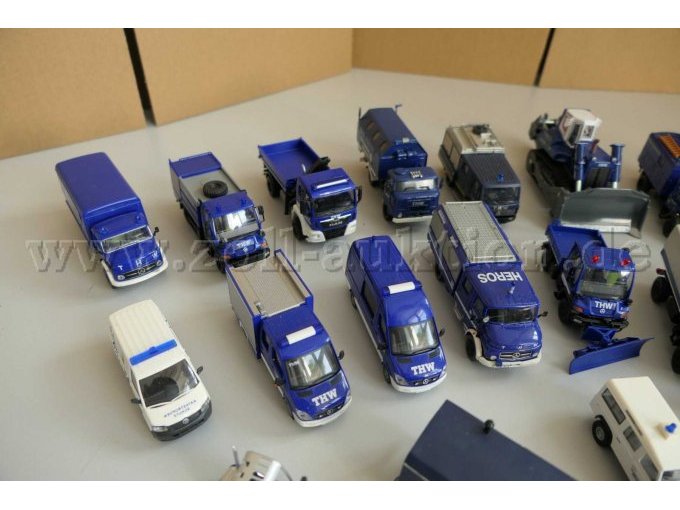1 Konvolut mit 31 THW-Fahrzeug Modellen, 1:87 – foto 3 – kavel bij Zoll-Auktion, Halle (Saale)