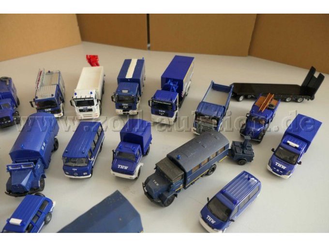1 Konvolut mit 31 THW-Fahrzeug Modellen, 1:87 – foto 5 – kavel bij Zoll-Auktion, Halle (Saale)