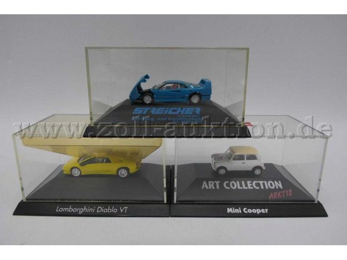 Detailaufnahme aller Modelle von schräg oben (linke Seite)