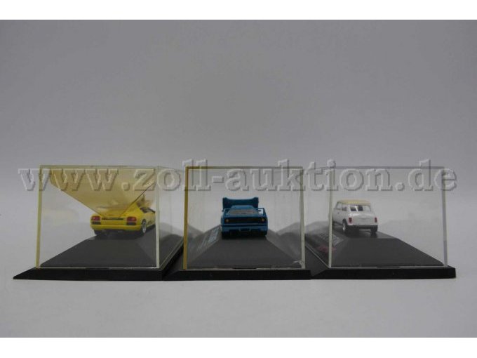 Detailaufnahme aller Modelle von hinten