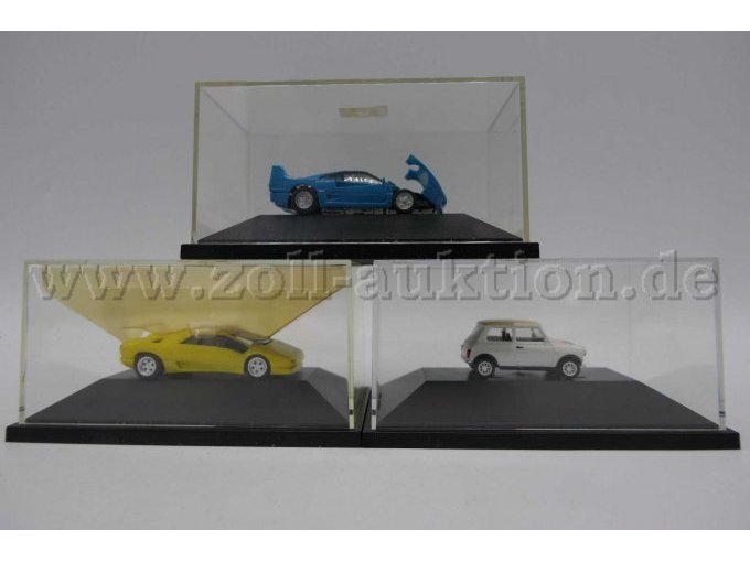 Detailaufnahme aller Modelle von rechts