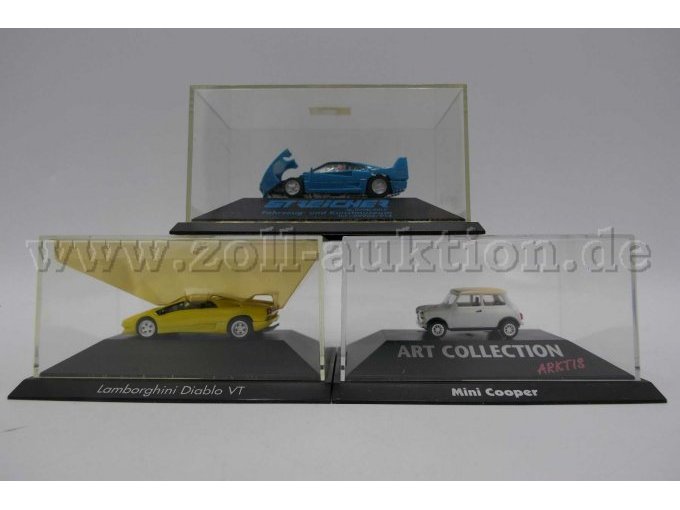 Detailaufnahme aller Modelle von links