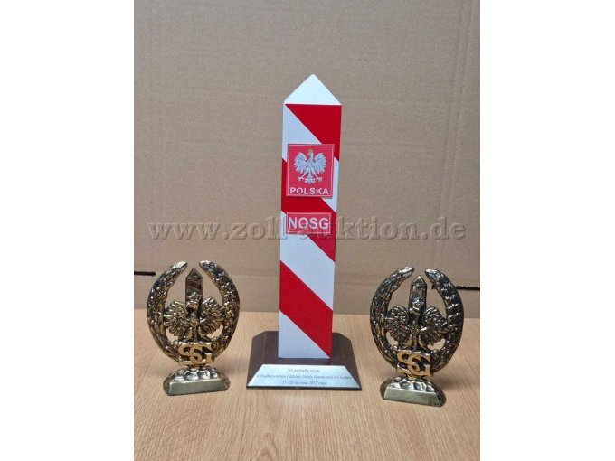Polen_Grenzpfosten und Briefbeschwerer
