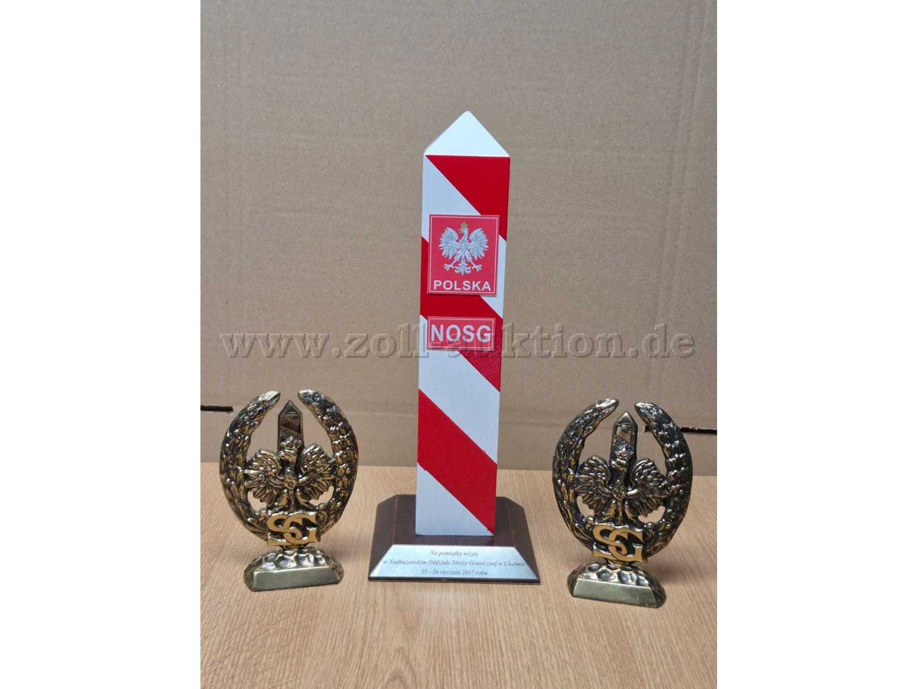 Polen_Grenzpfosten und Briefbeschwerer