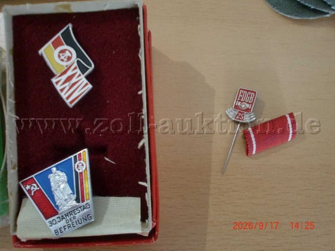 1 Konvolut von DDR-Abzeichen, DDR-Orden, Frontkämpferabzeichen, 23-teilig – foto 5 – kavel bij Zoll-Auktion, Pirna