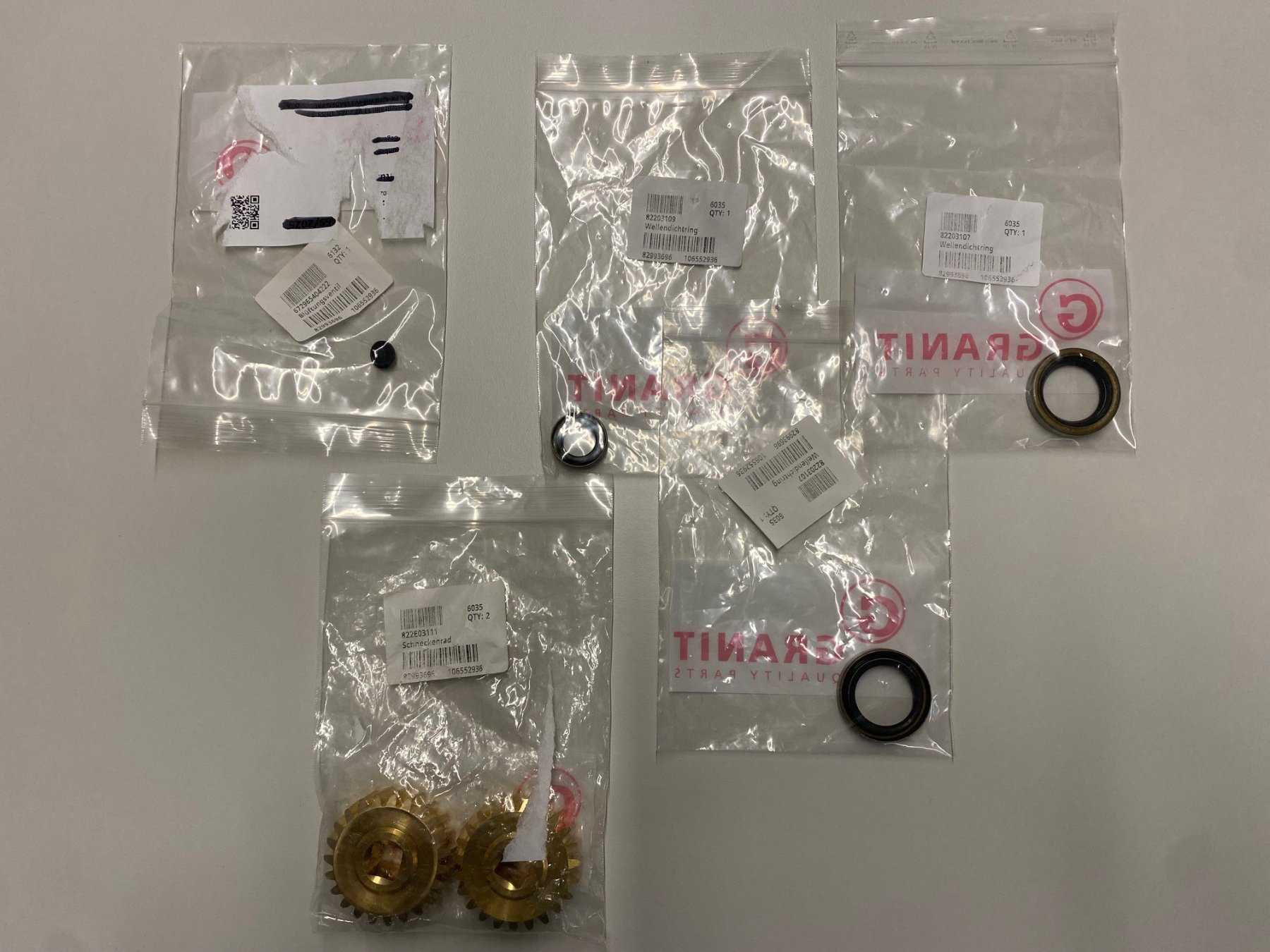 Konvolut - Schneckenrad, Dichtringe, Ventil