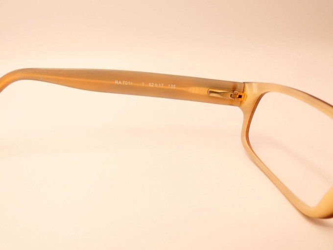 1 Damenbrille von Ralph Lauren_ Innenseite mit Modellnummer