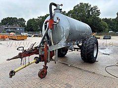 Güllefass / Wasserfass seitlich